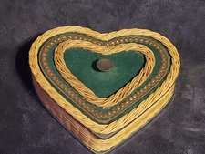 VTG Heart Shaped German (?) Wicker Jewelry Trinket Sewing Box Green Felt-WOW!!!