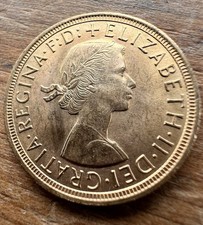 Gold Sovereign Young Queen Elizabeth Head Gillick 22ct 1957