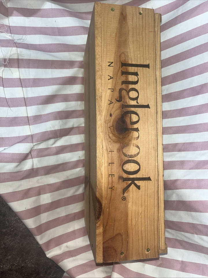 Botella de vino Inglenook Napa Valley caja de madera Foto 2 de 3