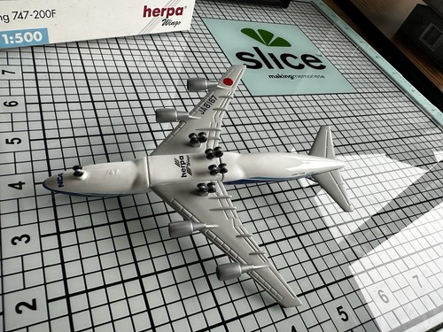 Herpa Wings 502566 NCA Nippon Cargo Boeing 747-200F 1:500 Scale Diecast Model - Picture 11 of 12
