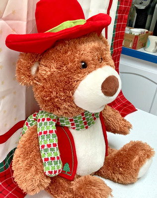 2017 Cuddle Barn Singing Christmas Teddy Bear Plush Hat Lights Up Works!