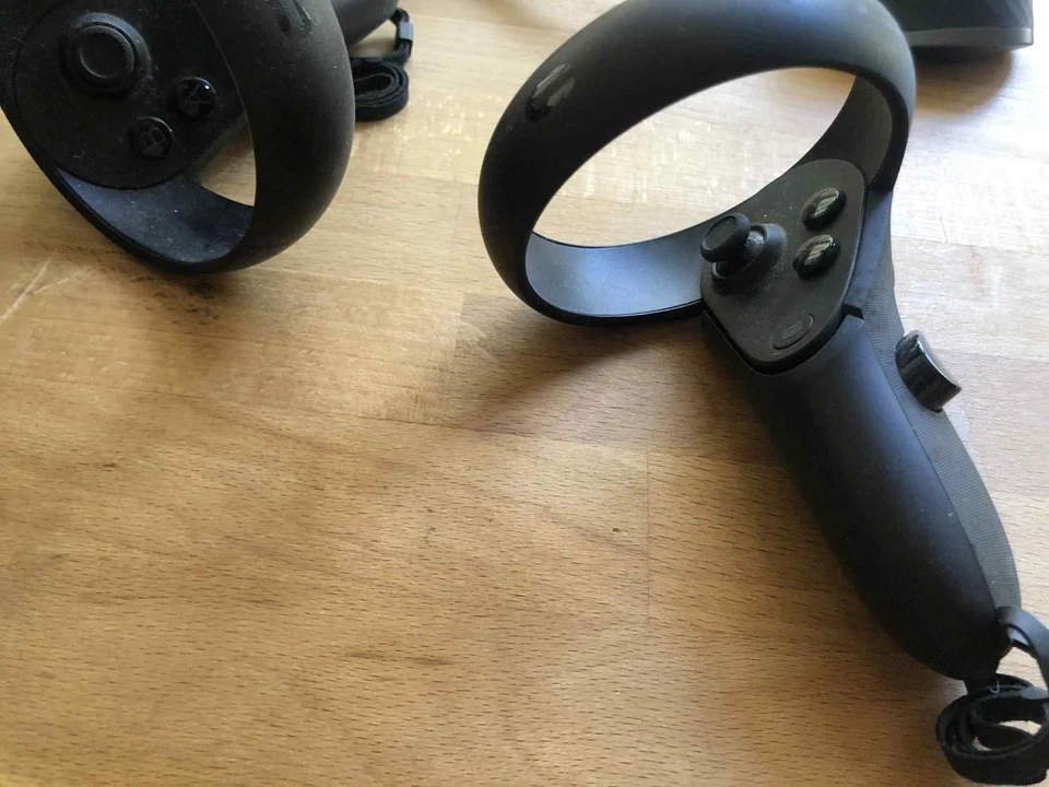 Meta Oculus Rift S VR Headset - Black With Controllers 80Hz Refresh Rate - Image 4 of 4
