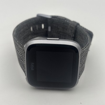 Fitbit Versa Smartwatch FB504 Graphite- RESET - TESTED - Large Band
