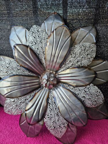 Metal 20" Inch Large Rustic Wall Floral Wall Art Hanging Flowers Decor Set of 2 - Picture 3 of 10