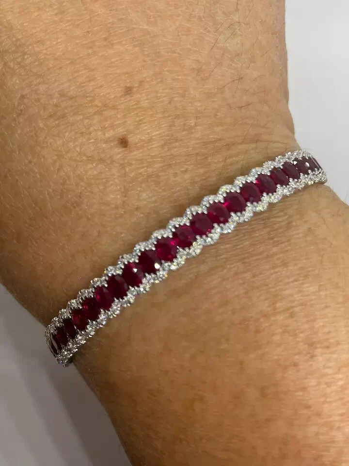 Brazalete tenis para mujer 8 quilates corte ovalado simulado rojo rubí chapado en oro blanco 14K Foto 4 de 4