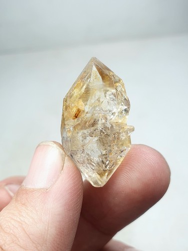 Good Size Petroleum Quartz Crystals (9 Pieces) From Balochistan Pakistan - Picture 2 of 12