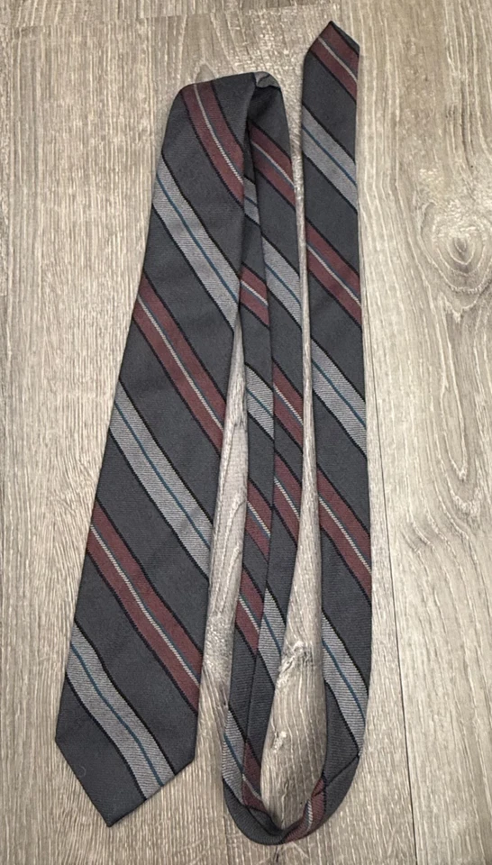 Pierre Cardin 复古 60 年代 70 年代羊毛领带灰色勃艮第条纹意大利制造 56x3 — 第 2/4 张图片