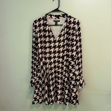 Forever 21 Pink Black Houndstooth Long Sleeve V-Neck Mini Dress Womens Medium