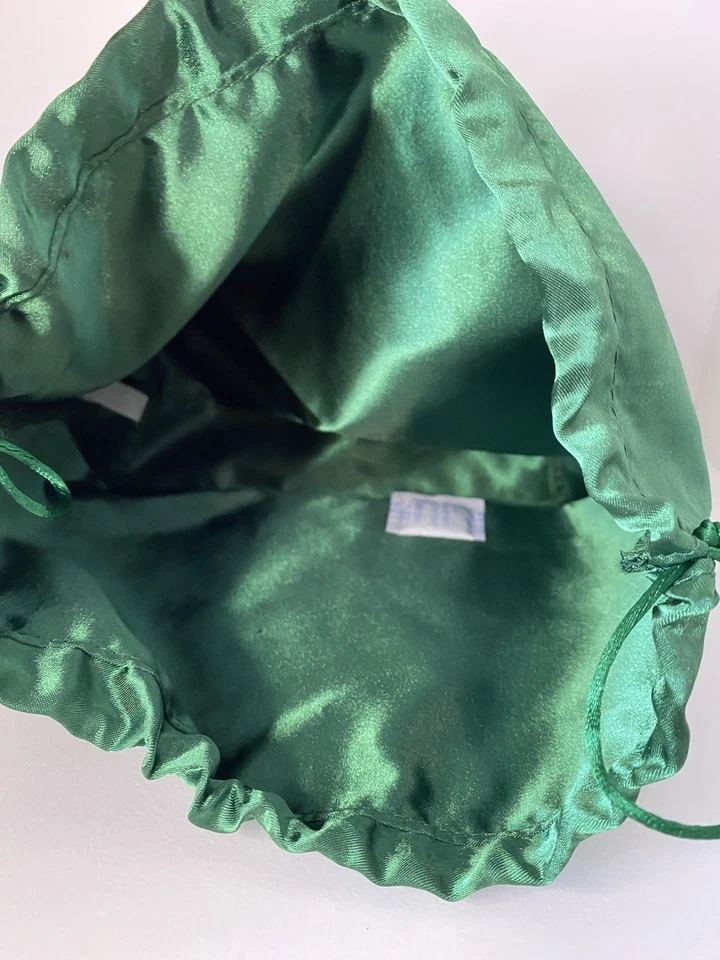 Bolsa de maquillaje con cordón satinado verde esmeralda nueva con etiquetas Foto 2 de 3