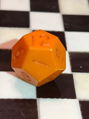 WOW CONDITION! Vintage Mentzer d12 orange rpg ad&d dice 120823@