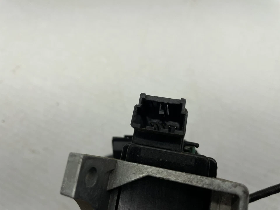 2008-2013 chevy silverado gmc sierra Ignition Switch Assembly OEM - Image 3 of 4