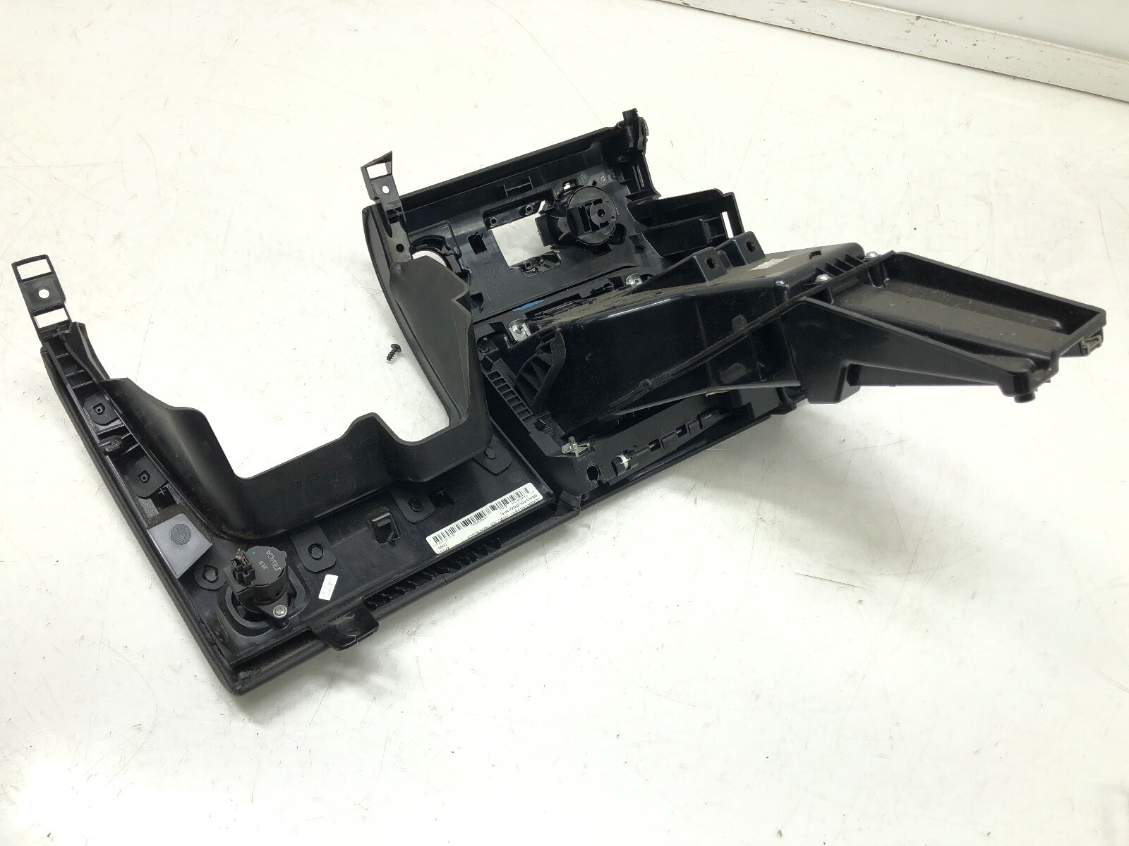 2014-2017 MASERATI GHIBLI S Q4 LEFT DRIVER FRONT DASH LOWER KNEE PANEL OEM.