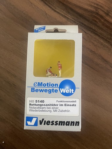 Viessmann Rettungssanitäter im Einsatz 5140 | Zustand: Neu