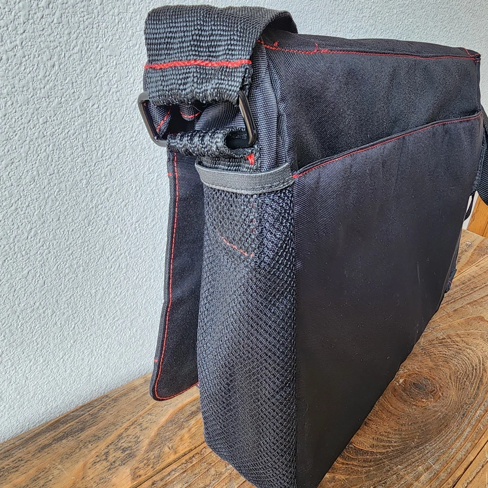 Bandolera para portátil Skechers Bolso Mensajero Trabajo Escolar 8 Bolsillos para portátil de 16" Foto 4 de 4