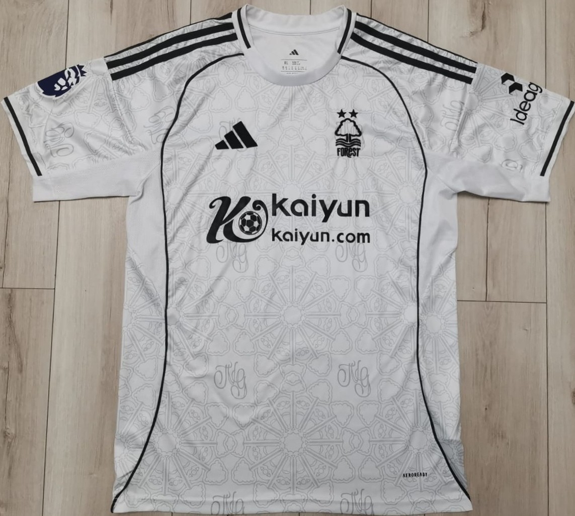 Nottingham Forest 2025 - 2026 3 football shirt jersey Adidas size