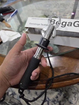 BogaGrip Model 315 Fish Handling Tool with 15lb Scale - Image 1 of 4