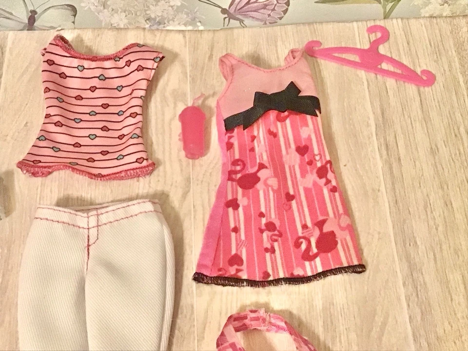 Lote Ropa y Accesorios Muñeca Barbie Surtido Moderno Años 2010 Algunas Fashionistas Foto 3 de 4