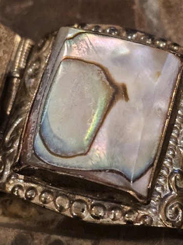 VINTAGE HECHO EN MEXICO CARVED ABALONE MAYAN AZTEC PANEL BRACELET - Picture 8 of 21