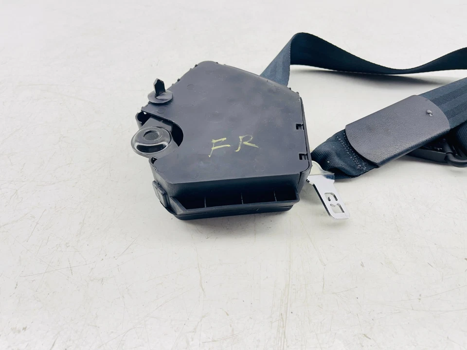 Chevrolet Corvette C4 1991-1996 cupé cinturón de seguridad delantero derecho retractor OEM Foto 4 de 4