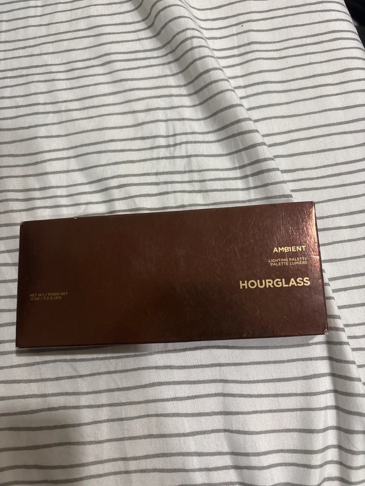 New HOURGLASS AMBIENT LIGHTING PALETTE .11 OZ / 3.3 G FINISHING POWDER 3 SHADES - Image 3 of 4