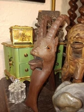 Vintage BLACK FOREST FIGURAL CARVED NUTCRACKER IBEX CHAMOIS HEAD With GLASS EYES