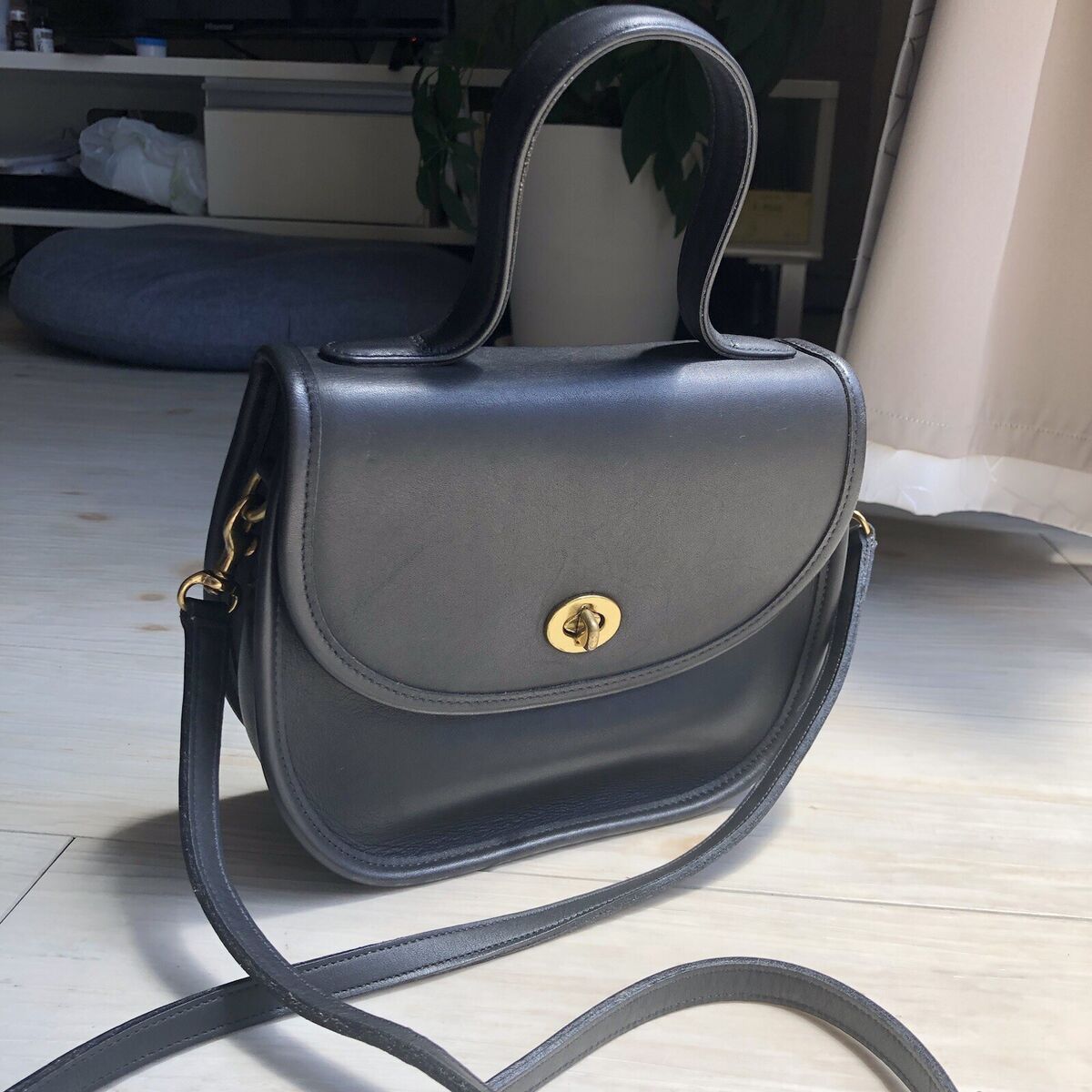 Vintage COACH BELLA COURT 9957 Black Leather Top Handle Vintage COACH BELLA COURT 9957 Black Leather Top Handle