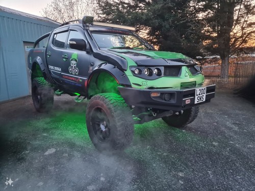 mitsubishi l200 animal 2.5 did kb4 monster truck automatic . - Picture 1 of 17