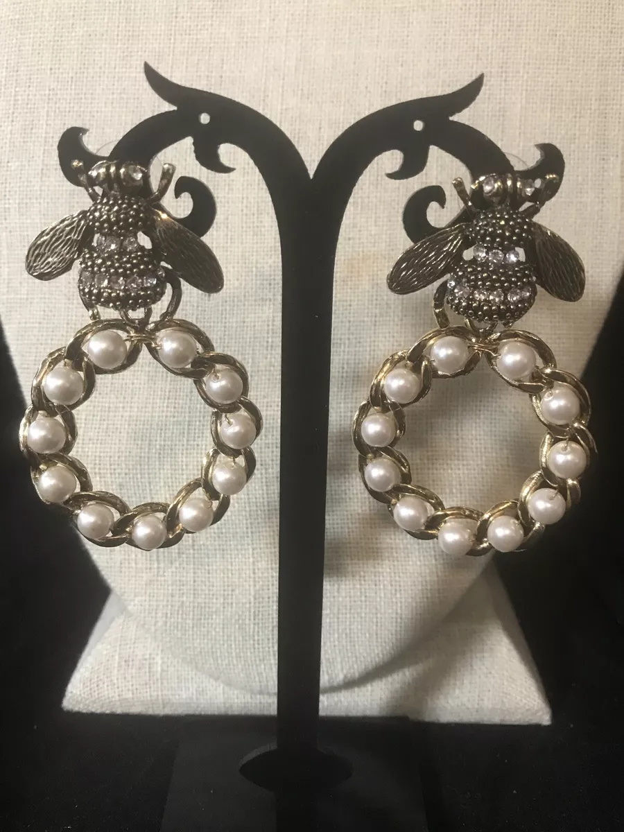 Bumble bee shop hoop earrings