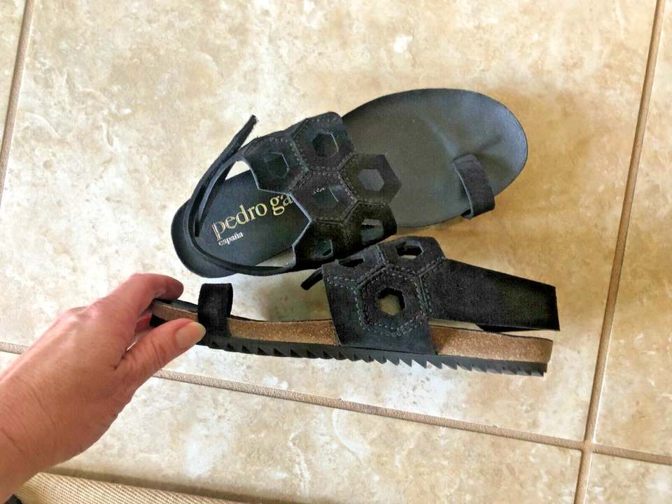 Sandalias Pedro Garcia Talla 7.5 (37 1/2) Gamuza Negras "Válidas" - Nuevas Puntera Abierta Foto 3 de 4