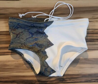 New Pro Wrestling Trunks