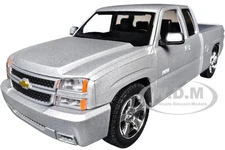 2006 CHEVROLET SILVERADO SS PICKUP SILVER 1/25 DIECAST MODEL BY MOTORMAX 79394