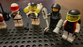 Lego 6704 Minifigure Pack Complete Set Vintage Blacktron M-Tron Space Police