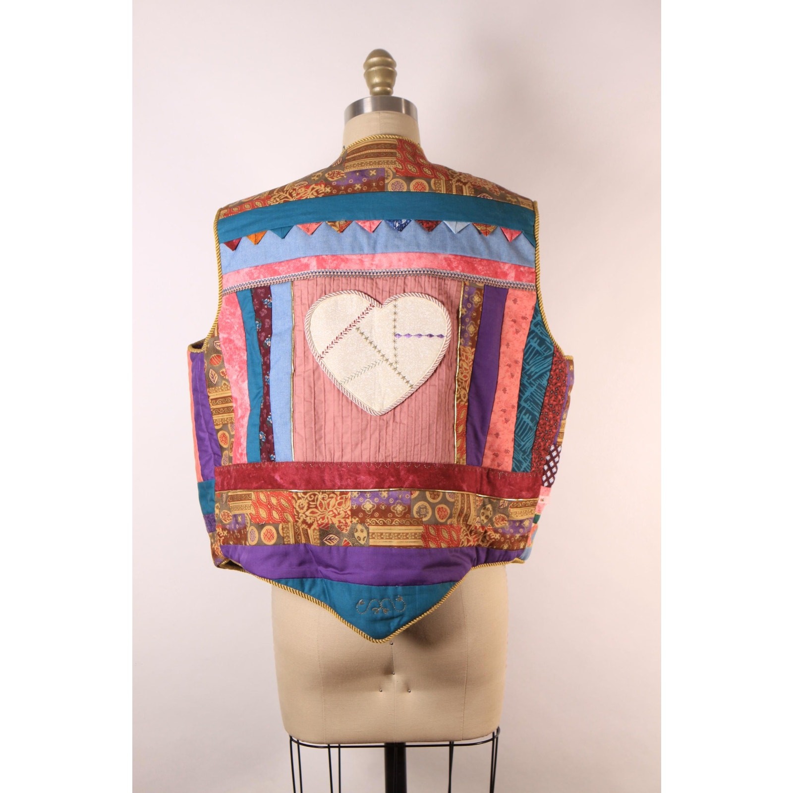 1980s Multi-Colored Patchwork Quilt Heart Sleevel… - image 7
