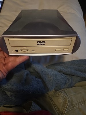 VINTAGE CD-509-U2 /5.25 EXTERNAL ENCLOSURE WITH DVD ROM DRIVE. UNTESTED AS-IS
