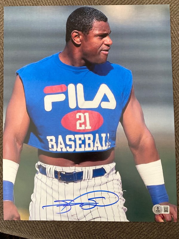 Sammy Sosa Signed 11X14 Photo With Beckett Aunthentication COA Chicago Cubs
