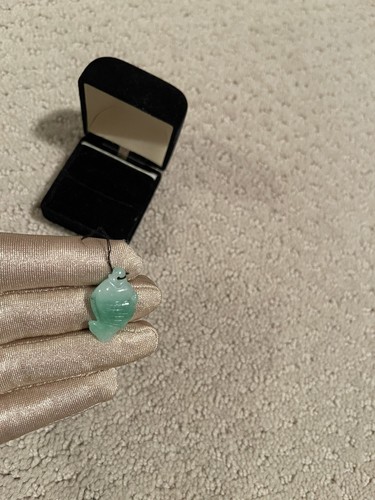 VINTAGE GREEN JADE HAND CARVED FISH PENDANT (DOUBLE SIDED) : NWOT, New In Box - Picture 10 of 12