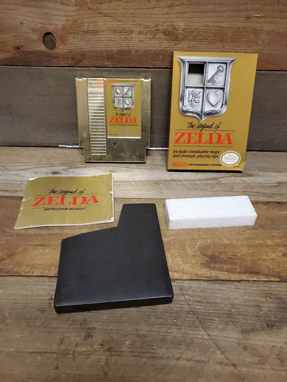 Legend of Zelda (NES Nintendo, 1987) w Nice Box, Manual