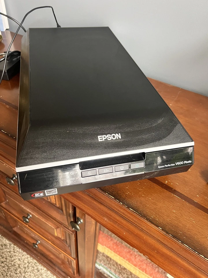 EPSON Perfection V600 J252A Photo Scanner TESTED AND WORKS - Image 3 of 4