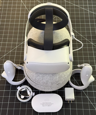 Meta Quest 2 VR Headset 128GB w/ ELITE BATTERY STRAP  + CASE + $144 Extras