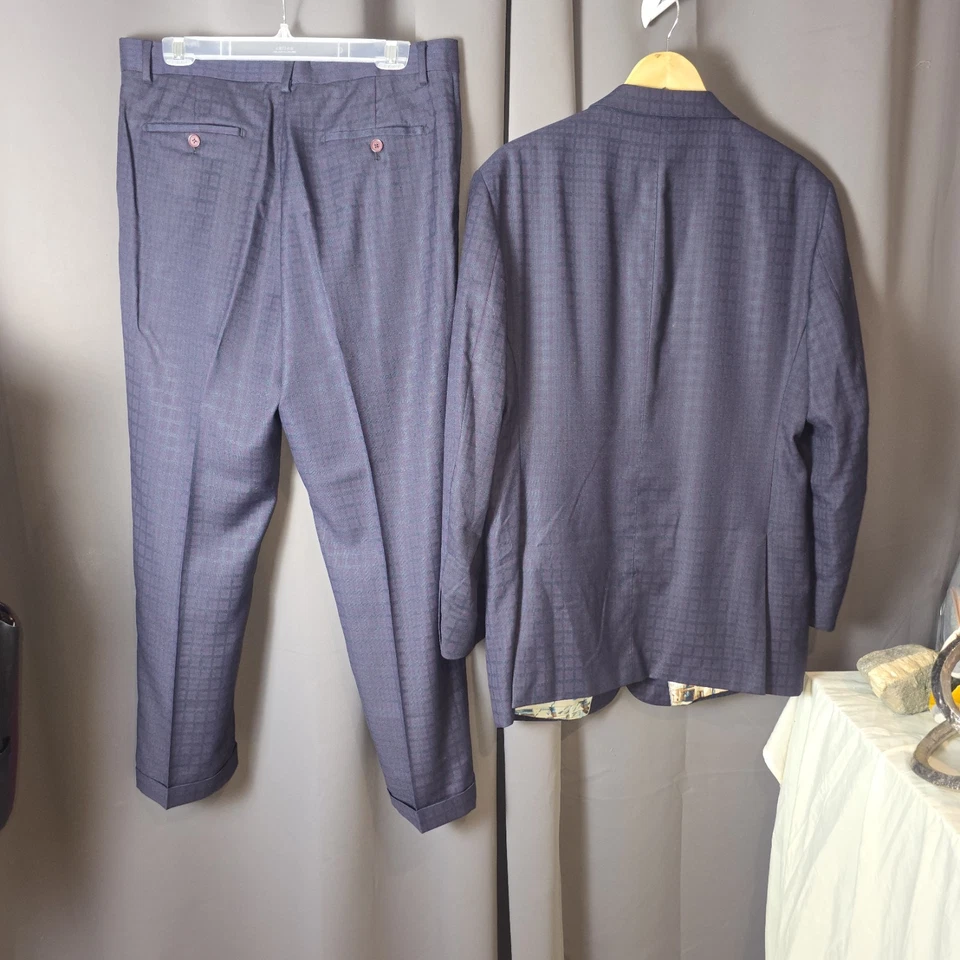 Statement Italy 3 Piece Suit 36R Super 150s Wool Navy Grid + 2 Silk Ties - Image 2 of 4