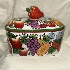 K.K. MERCHANDISE STRAWBERRY OVAL STORAGE CONTAINER