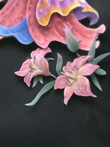 Handmade 3D Paper Tole Decoupage Diorama Woman with Lantern & Lilies 32.5 x 56cm - Picture 13 of 20