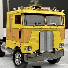 KK-SCALE ROAD KINGS 1/18 PETERBILT 352 PACEMAKER TRACTOR TRUCK  1979