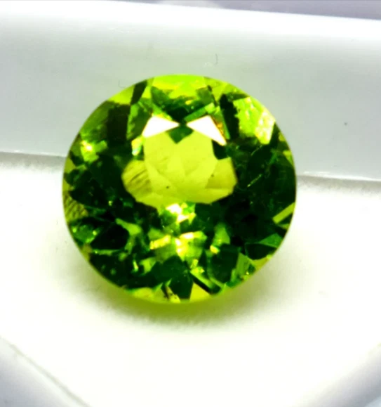 AAA Qualität 10.25 Karat Grün Peridot Rund Schliff Zertifiziert Lose Edelstein - Bild 2 von 3