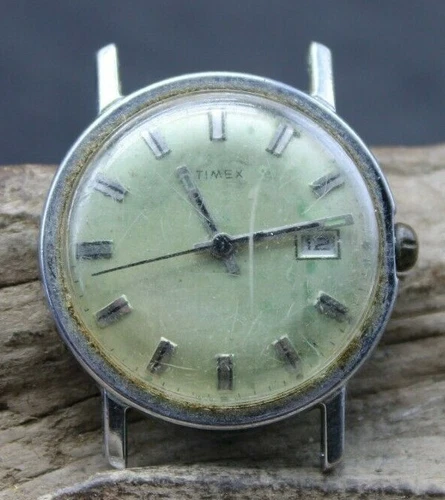VINTAGE TIMEX 33.2mm 17.8mm LUG WRIST WATCH 16570 02577 (L2G)
