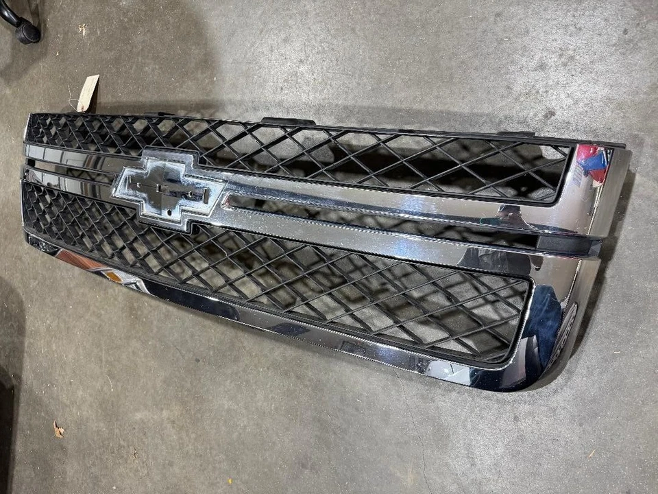 Chevy Silverado 2500HD 3500HD 2007-2014 parrilla delantera P/N 831144196 original OEM Foto 3 de 4