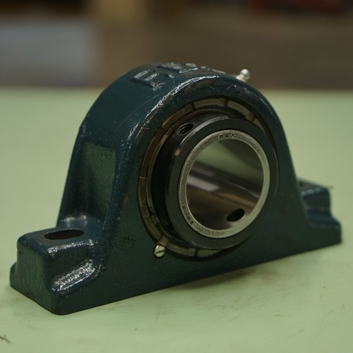 Rexnord ZA-2203 Pillow Block Bearing BORE: 2-3/16โ Industrial 2 Bolt Used