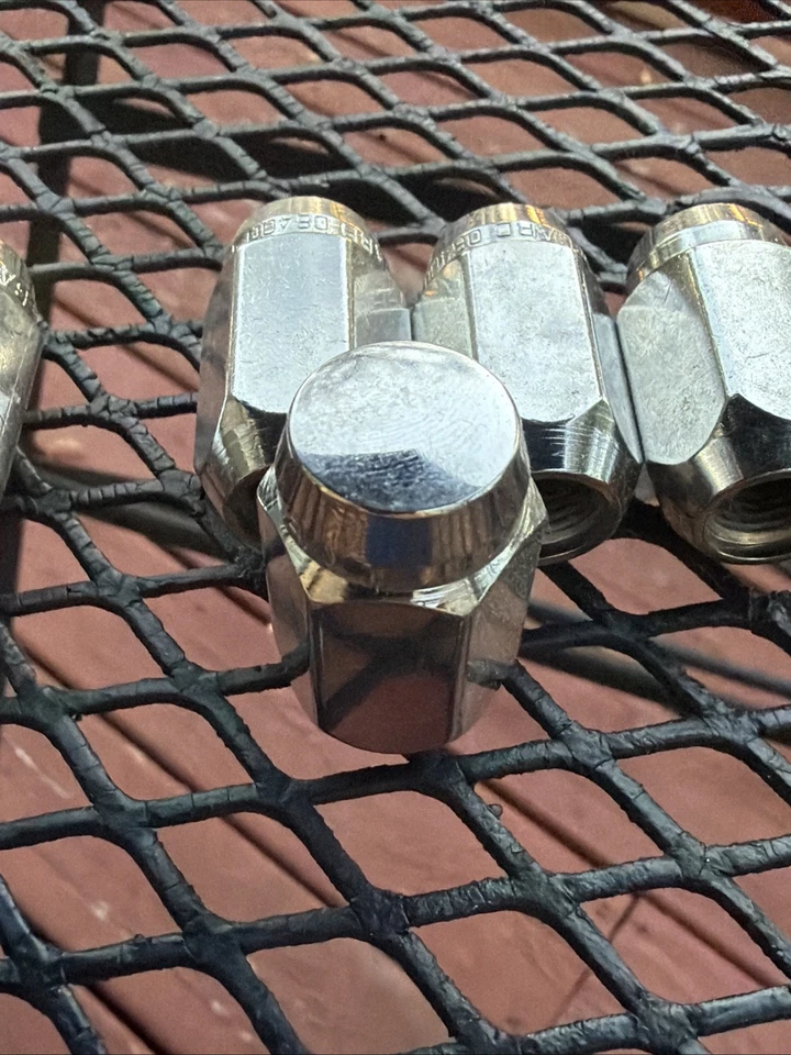 MCGARD 69400 New Wheel Lug Nuts Set Of 5 Factory Correct Style AMC Jeep CJ7 CJ8 - Imagem 3 de 4