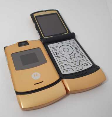 Original Motorola RAZR V3 Unlocked GSM 2G Quad Band Mini-SIM Retro Flip Phone