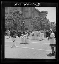 8" x 10"  1942 Photo Queen and her court in the parade of the fiesta